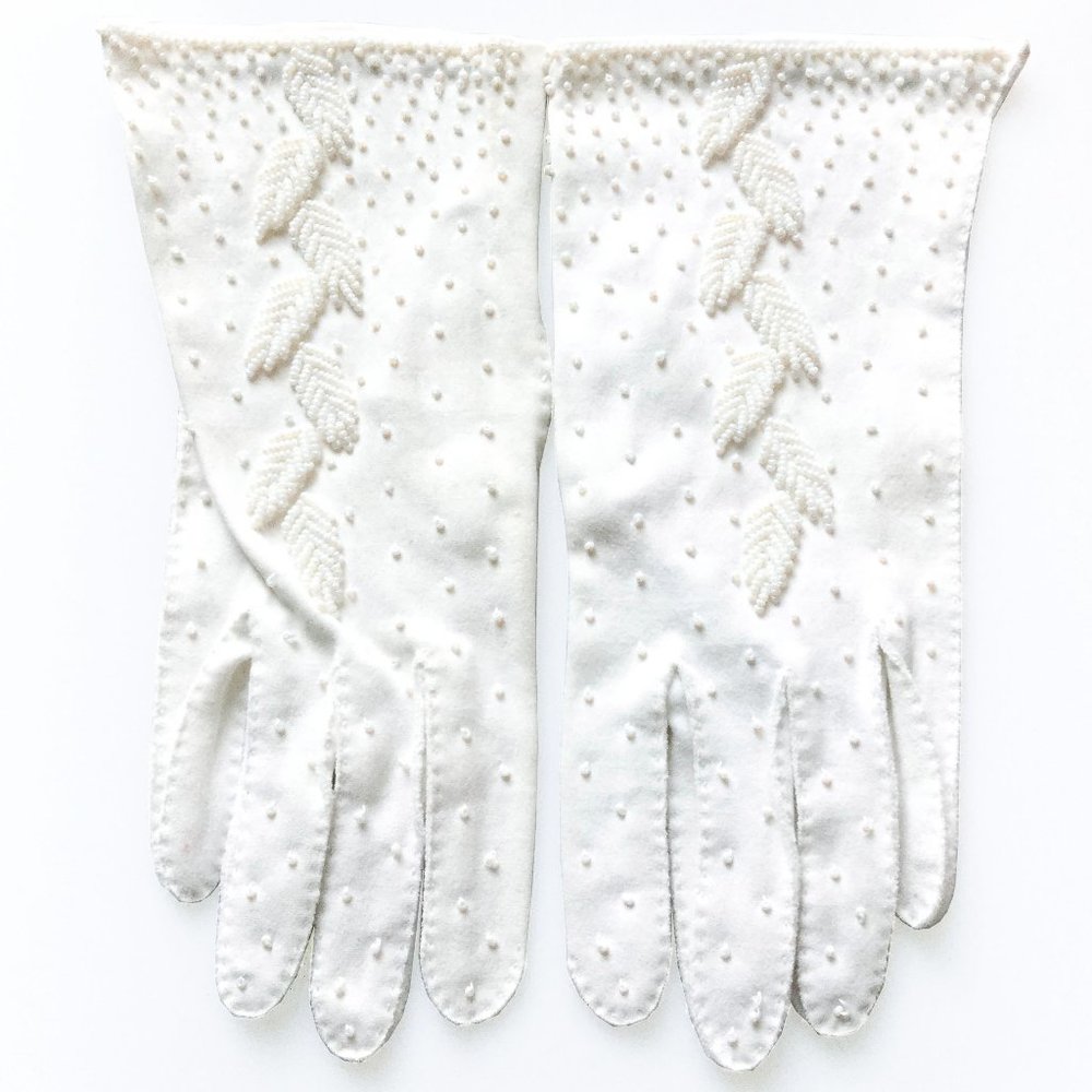 1950s VINTAGE IVORY WHITE BEADED GLOVES - Wedding Gloves - Size Small